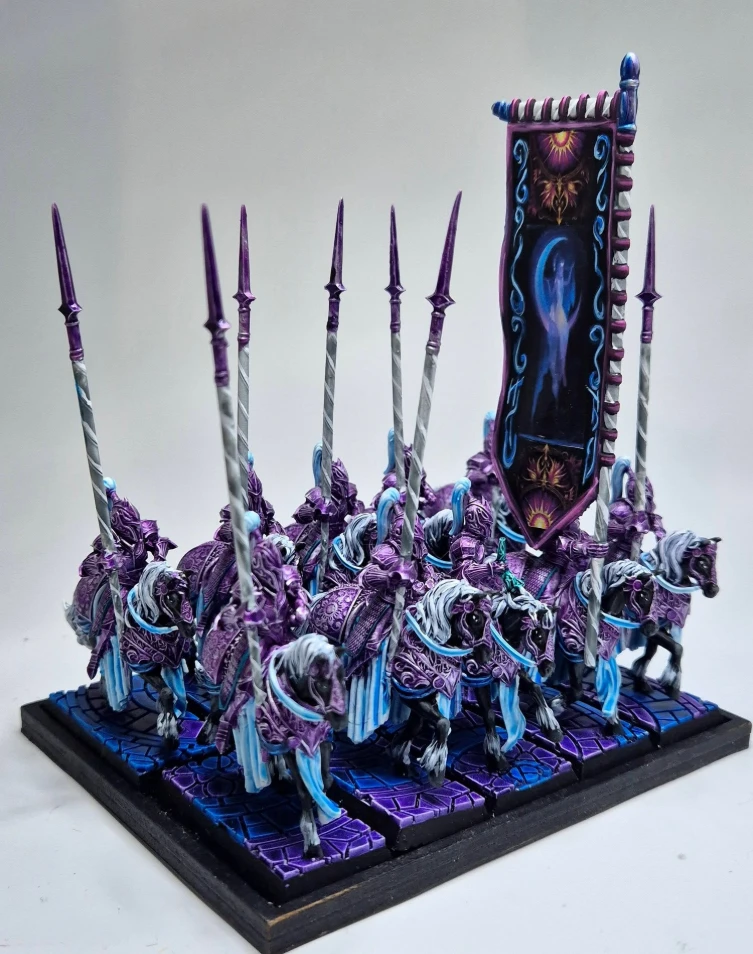 Elf cavalry unit with banner
